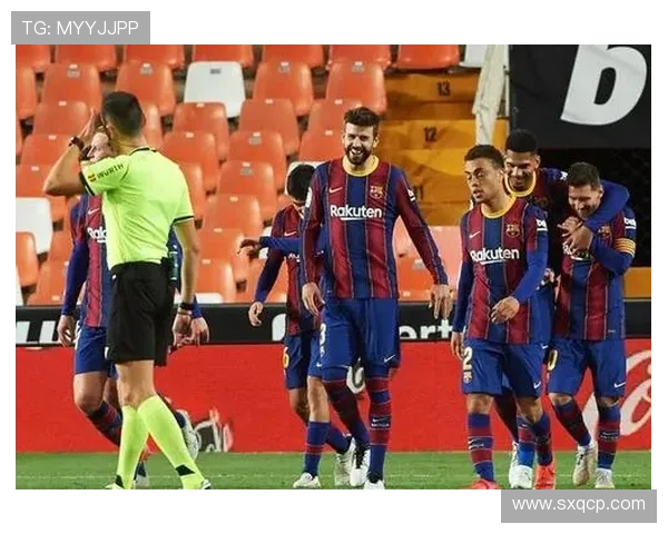 马竞球迷看台制作三明治，4-1领先仍淡定